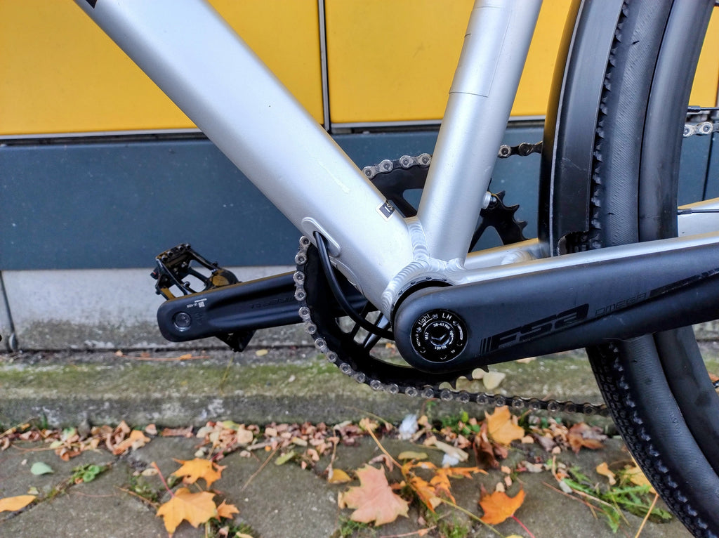 Cinelli Zydeco Silver Bootleg (L) Commuter Gravelbike