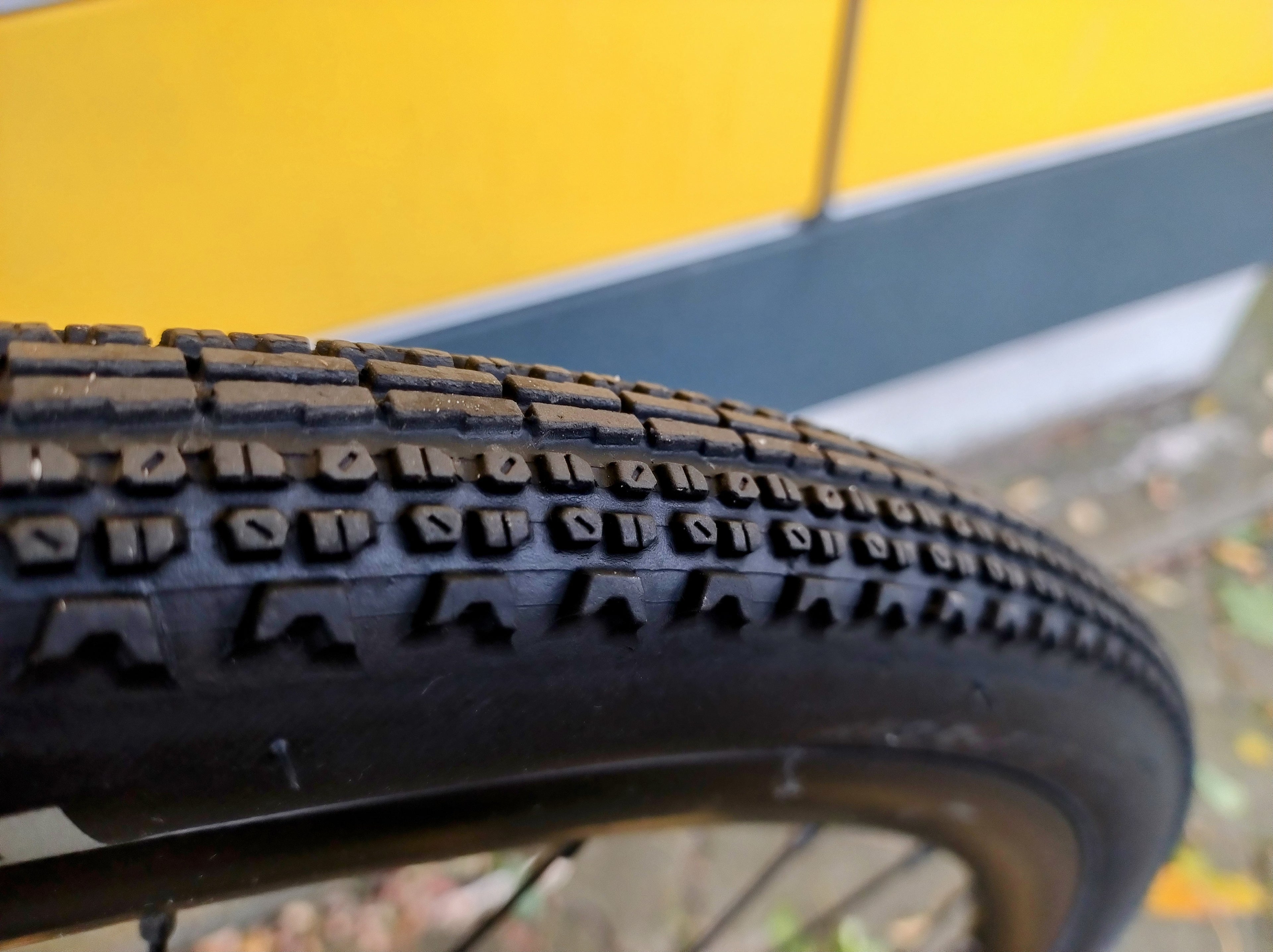 Cinelli Zydeco Silver Bootleg (L) Commuter Gravelbike