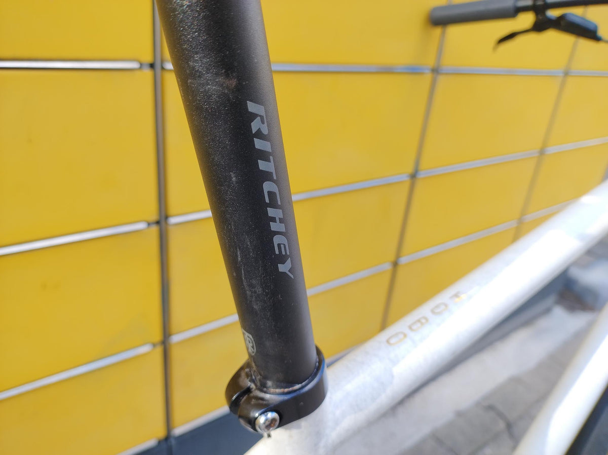 Rose Hobo Rival eTap AXS XPLR Gravelbike Weiß Ritchey Settalstütze