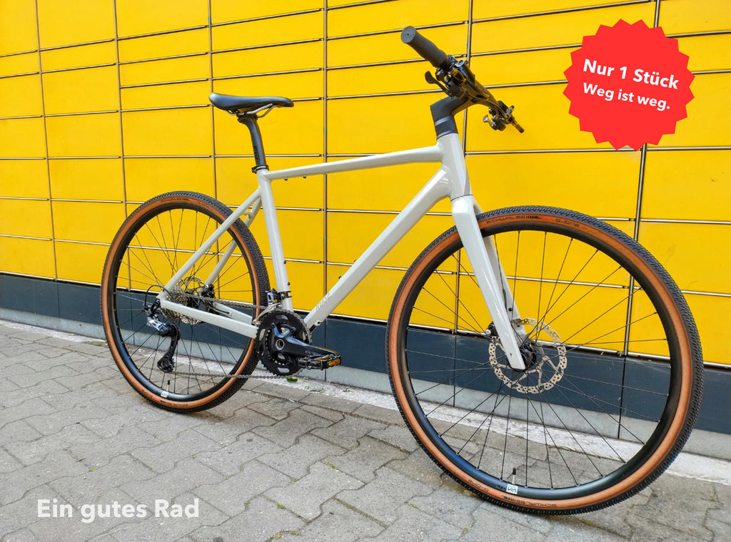 rose-sneak-grau-2024-gravelbike-Diagonal