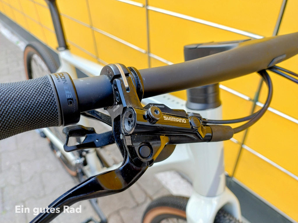 rose-sneak-grau-2024-gravelbike-brems-schalthebel