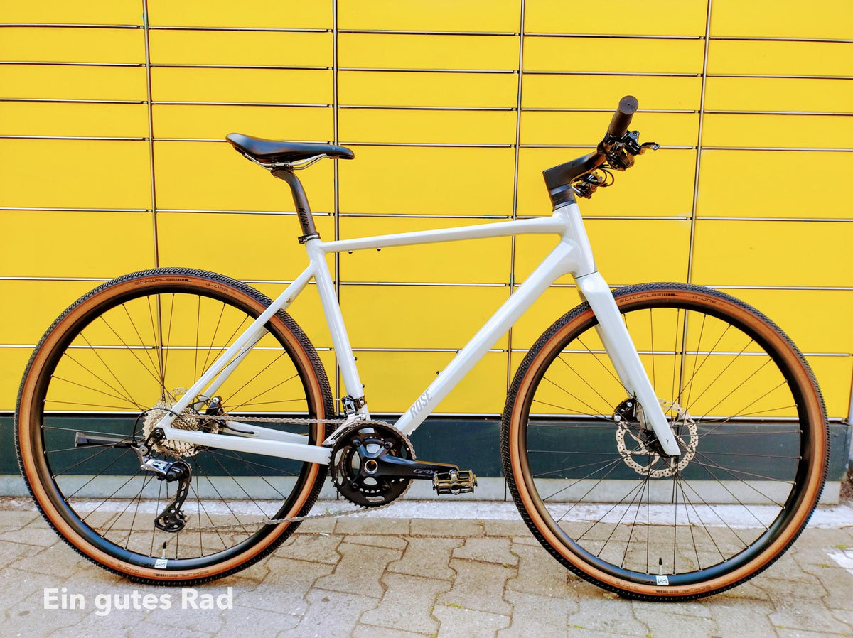 rose-sneak-grau-2024-gravelbike-rechts